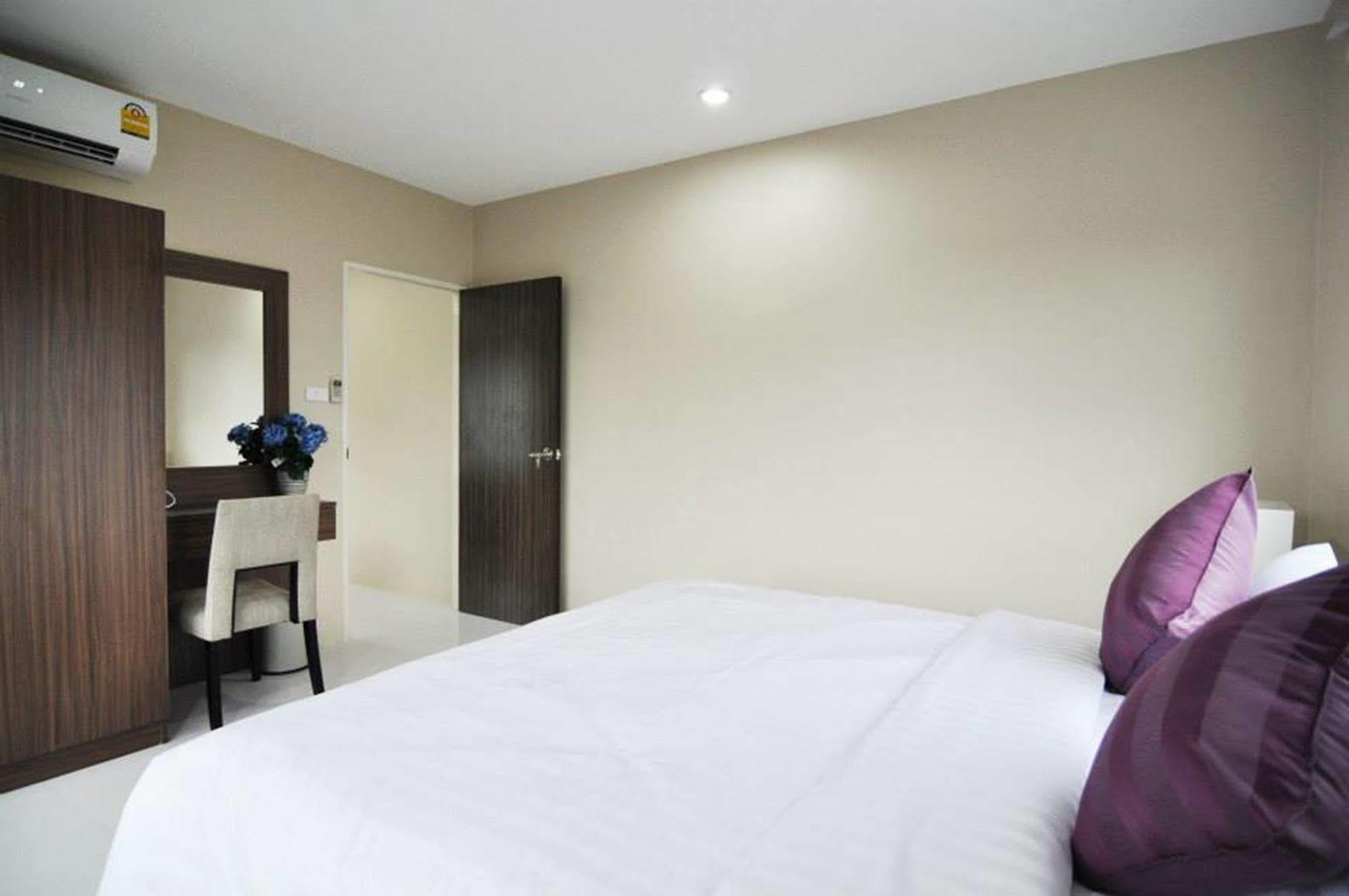 Khao Rang Place Phuket Exterior foto